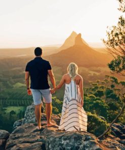 Couple In Glass House Mountains Diamond Painting